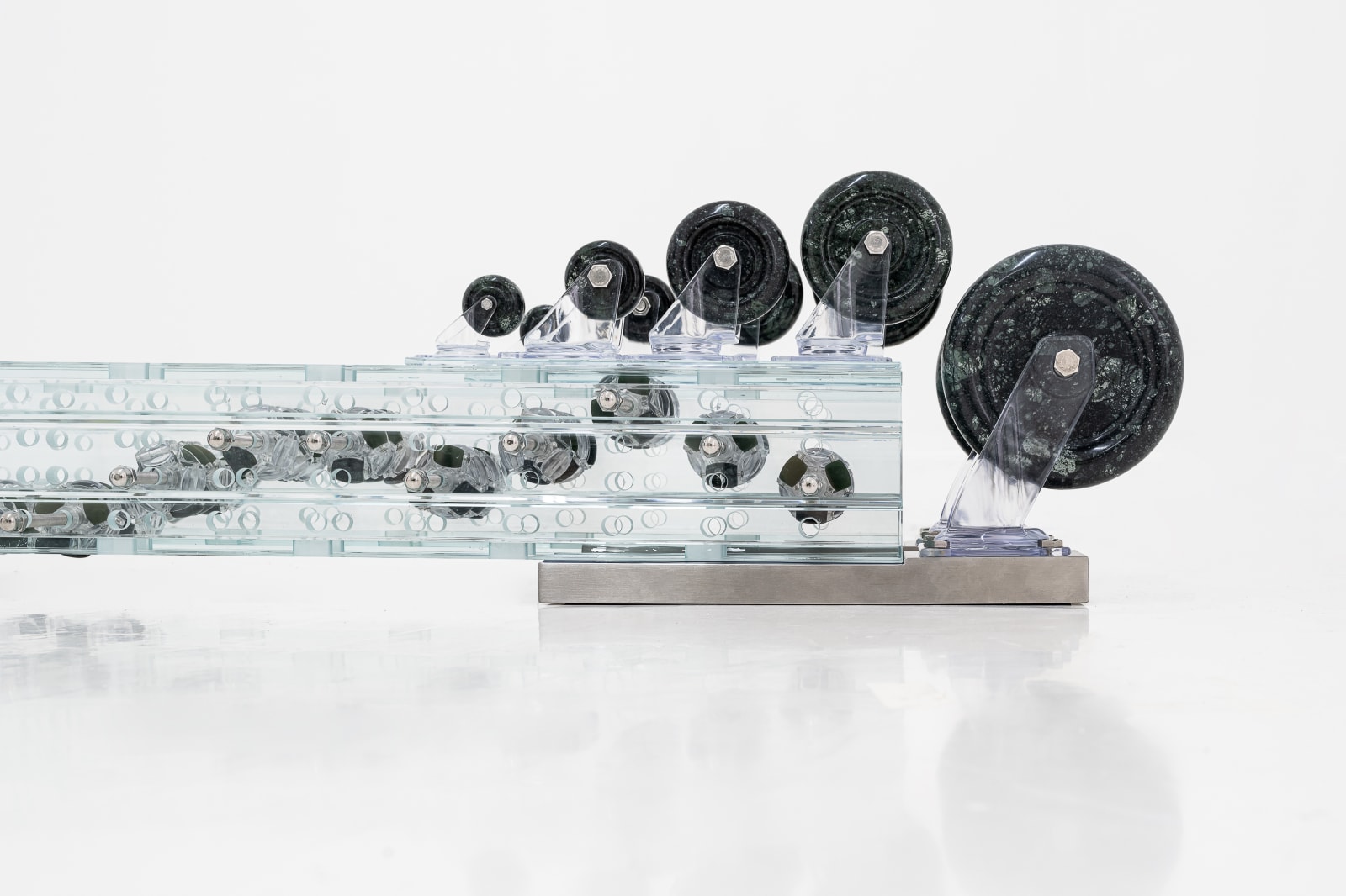 Leelee Chan 陳麗同, Blindfold Receptor (Crawling Jewel–Moss II) 蒙眼感知器（趴行宝石—青苔II）, 2023