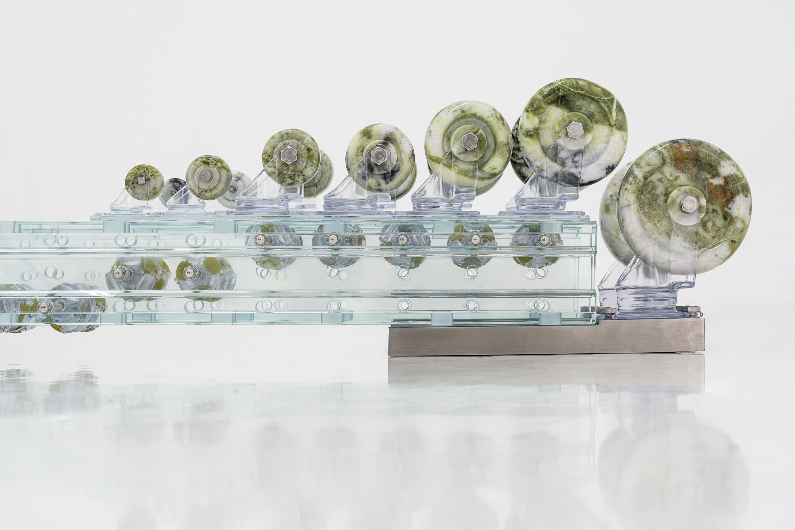 Leelee Chan 陳麗同, Blindfold Receptor (Crawling Jewel–Moss III) 蒙眼感知器（趴行宝石—青苔III）, 2023