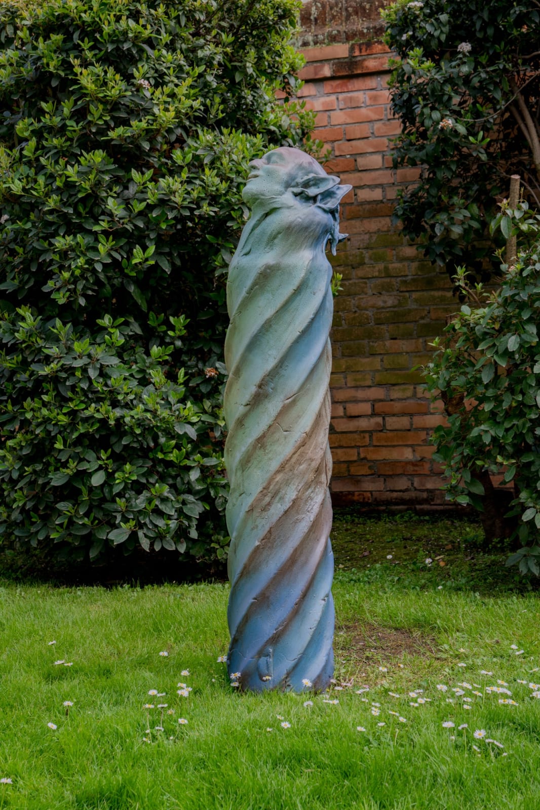 Emiliano Maggi 埃米利亚诺·马吉, Untitled (column) 无题（柱子）, 2020