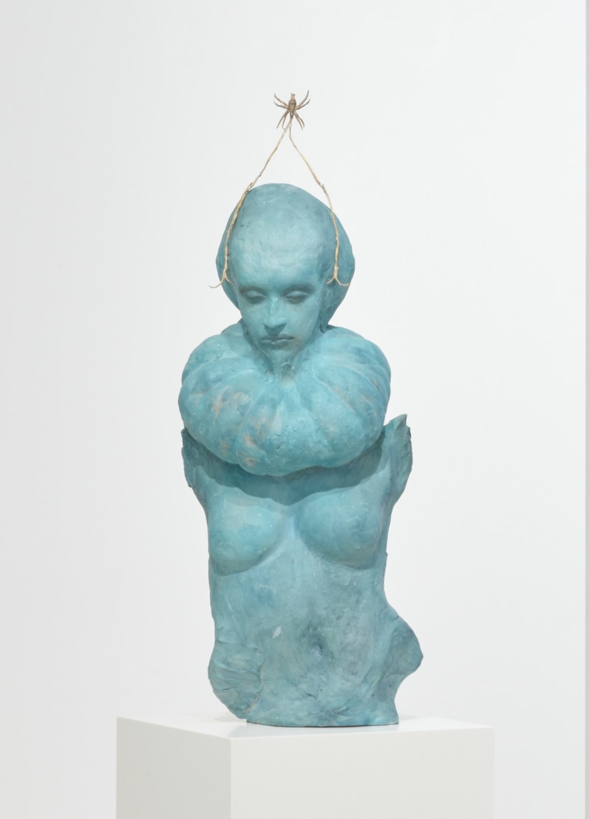 Emiliano Maggi 埃米利亚诺·马吉, Celestials bloom with spider earring, 2022