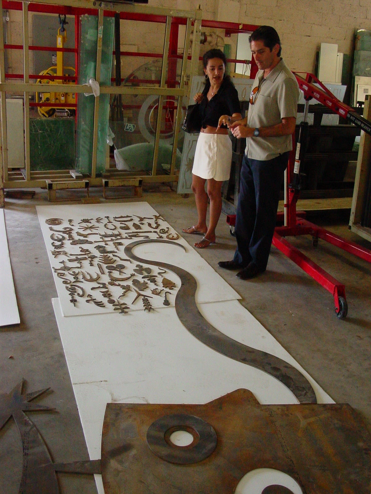 Carlos Betancourt in collaboration with Alberto Latorre, Wahab Sculpture, (construction images), 2004