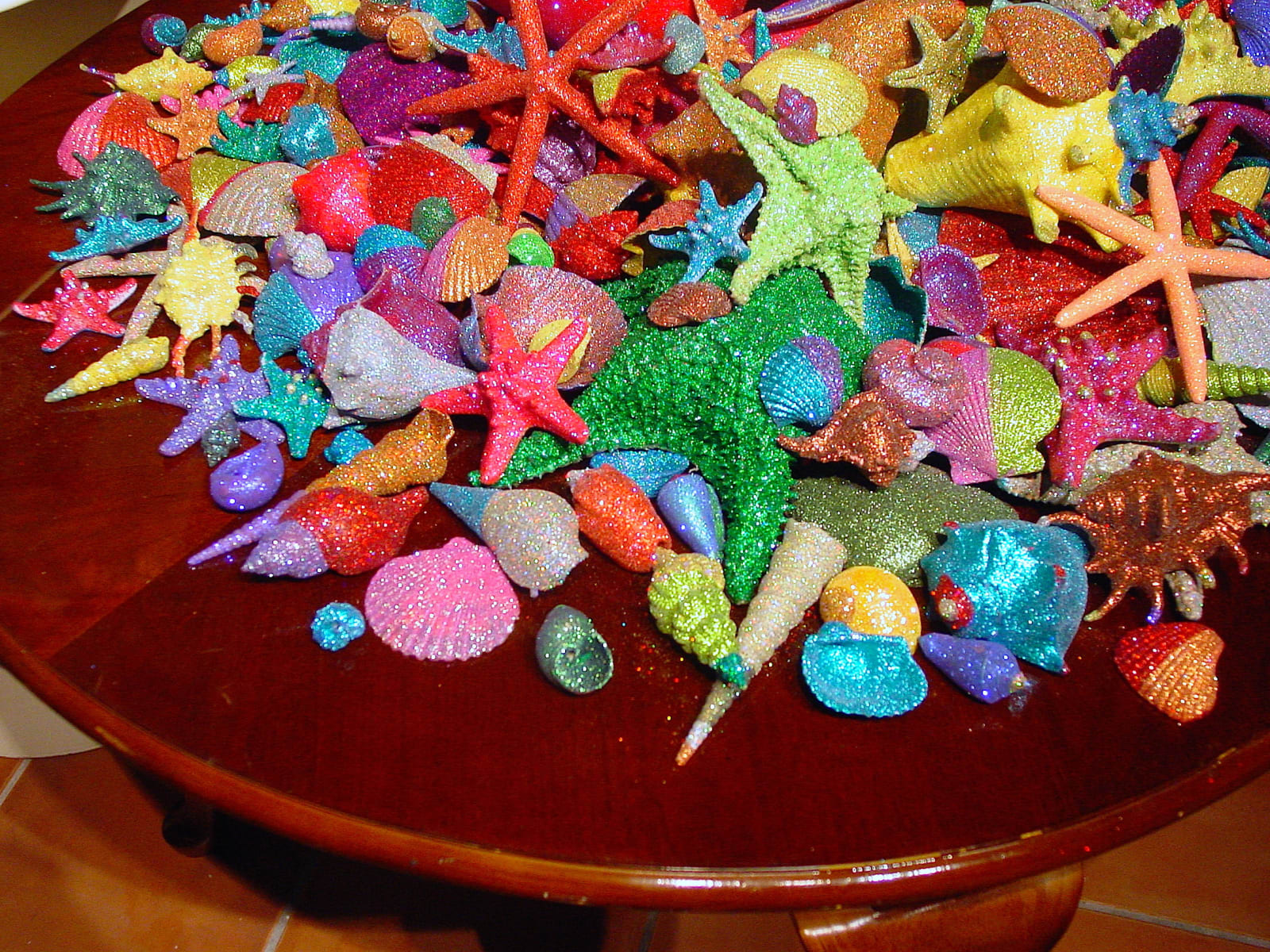 Carlos Betancourt, Re-Collections Seashells installation, 2006