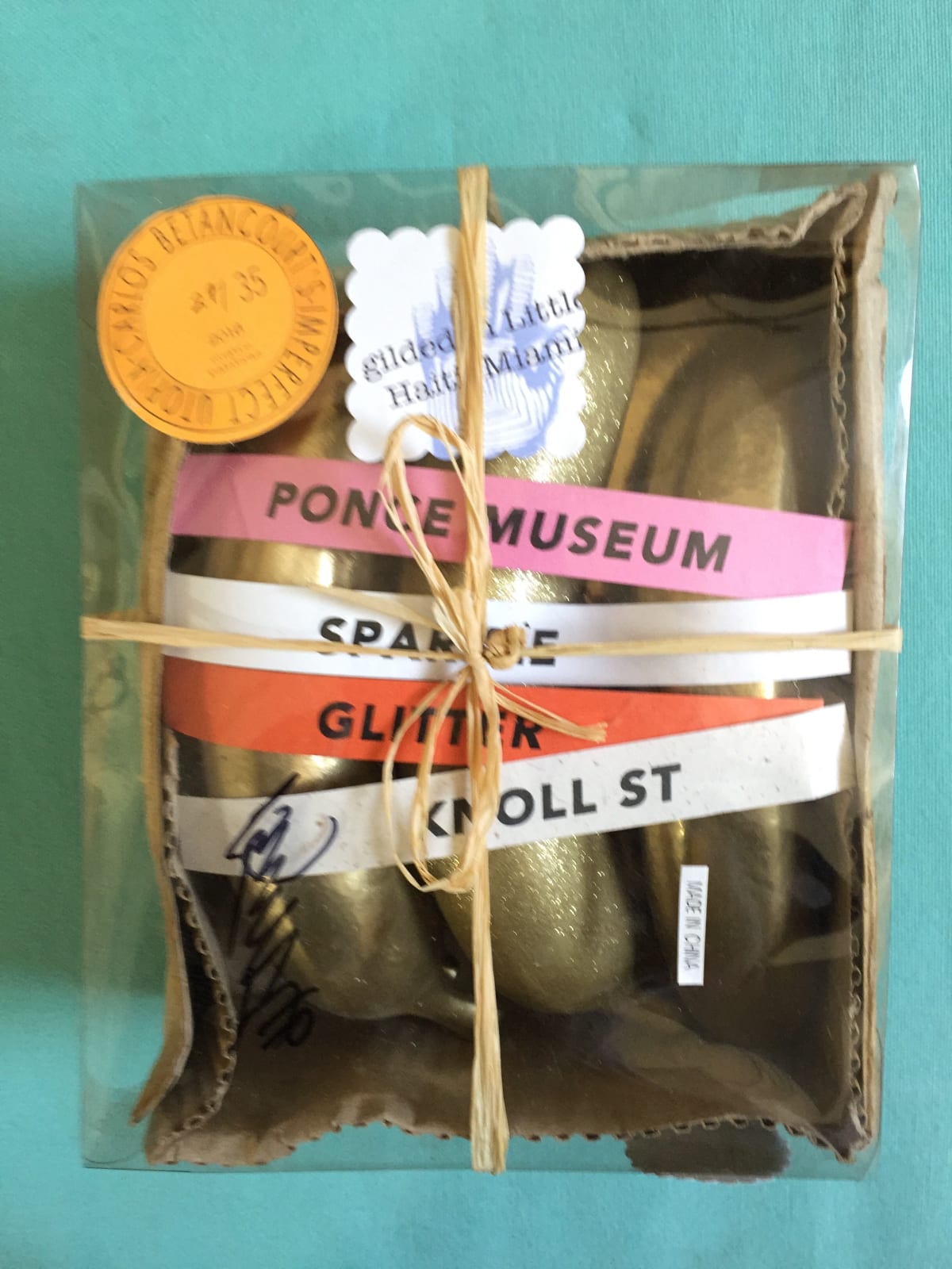 Carlos Betancourt, Golden Banana, site specific installation, Golden Lily NYC, 2016