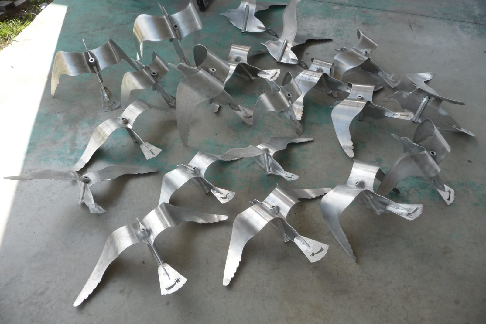 Carlos Betancourt in collaboration with Alberto Latorre, A Flock of Seagulls, 2009