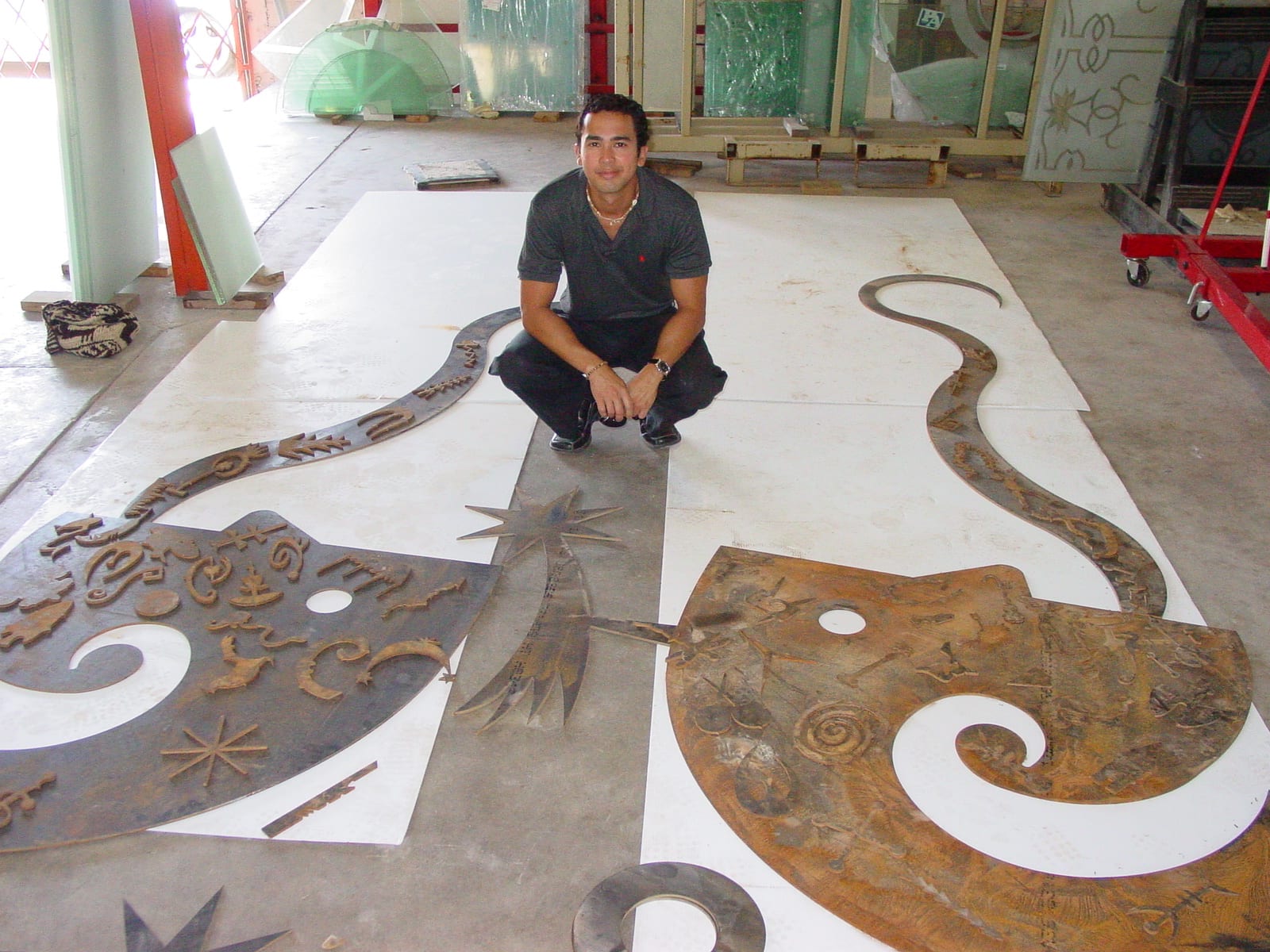 Carlos Betancourt in collaboration with Alberto Latorre, Wahab Sculpture, (construction images), 2004