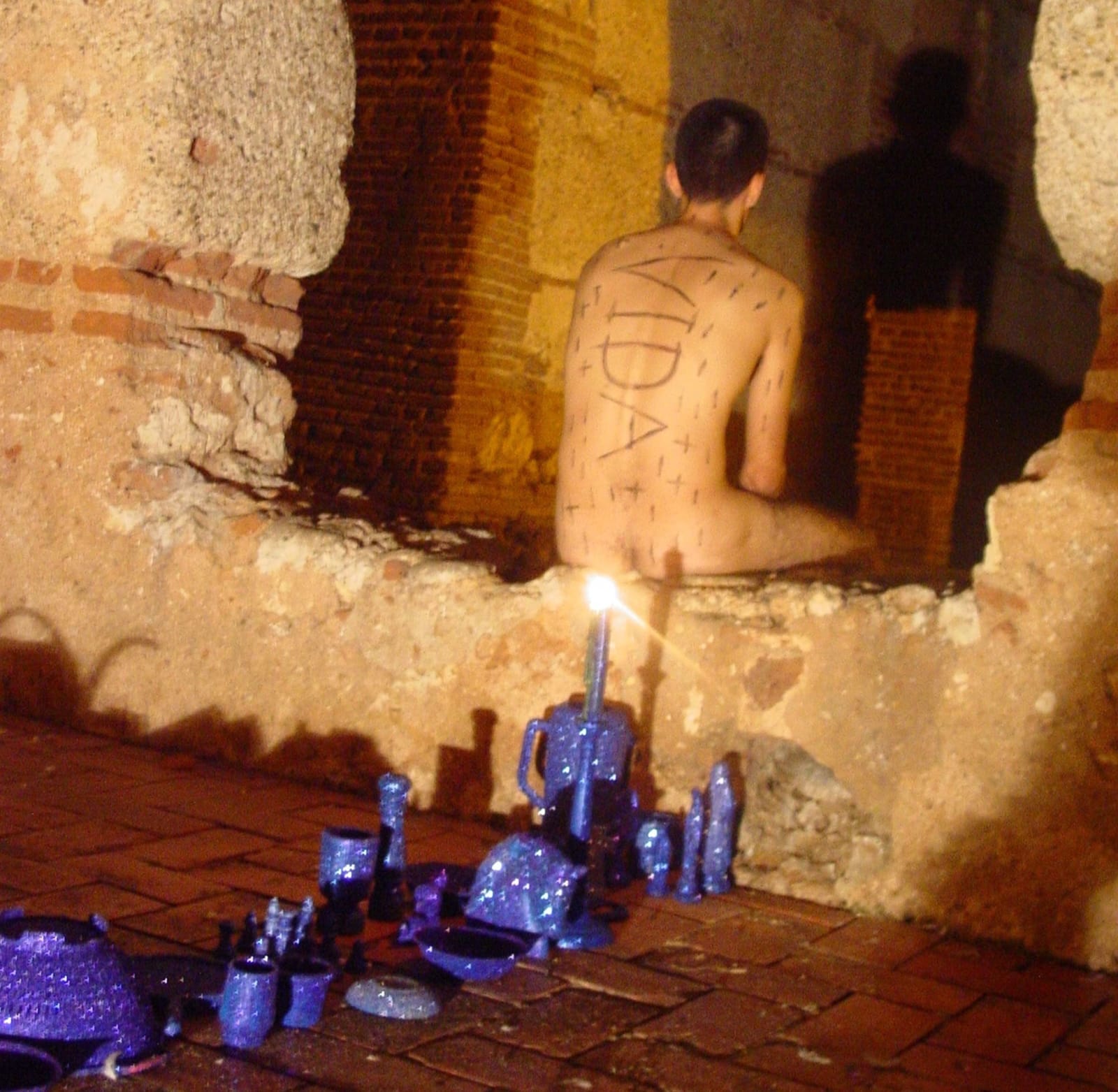Carlos Betancourt, Interventions with Aracoel's Objects, Nicolas Ruins, 2002