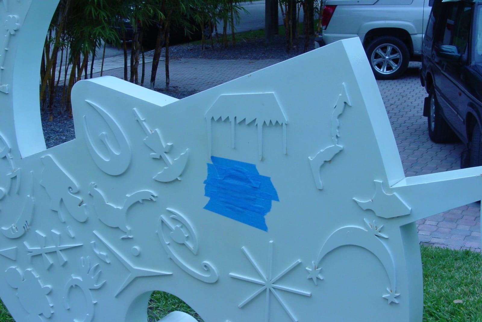 Carlos Betancourt in collaboration with Alberto Latorre, Wahab Sculpture, (construction images), 2004