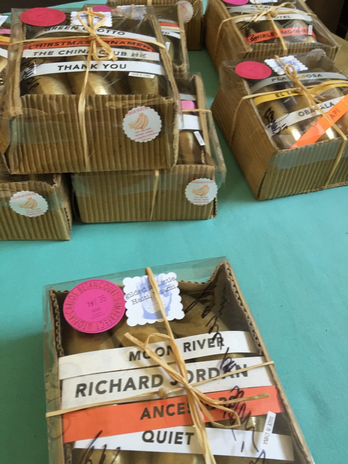 Carlos Betancourt, Golden Banana, site specific installation, Golden Lily NYC, 2016