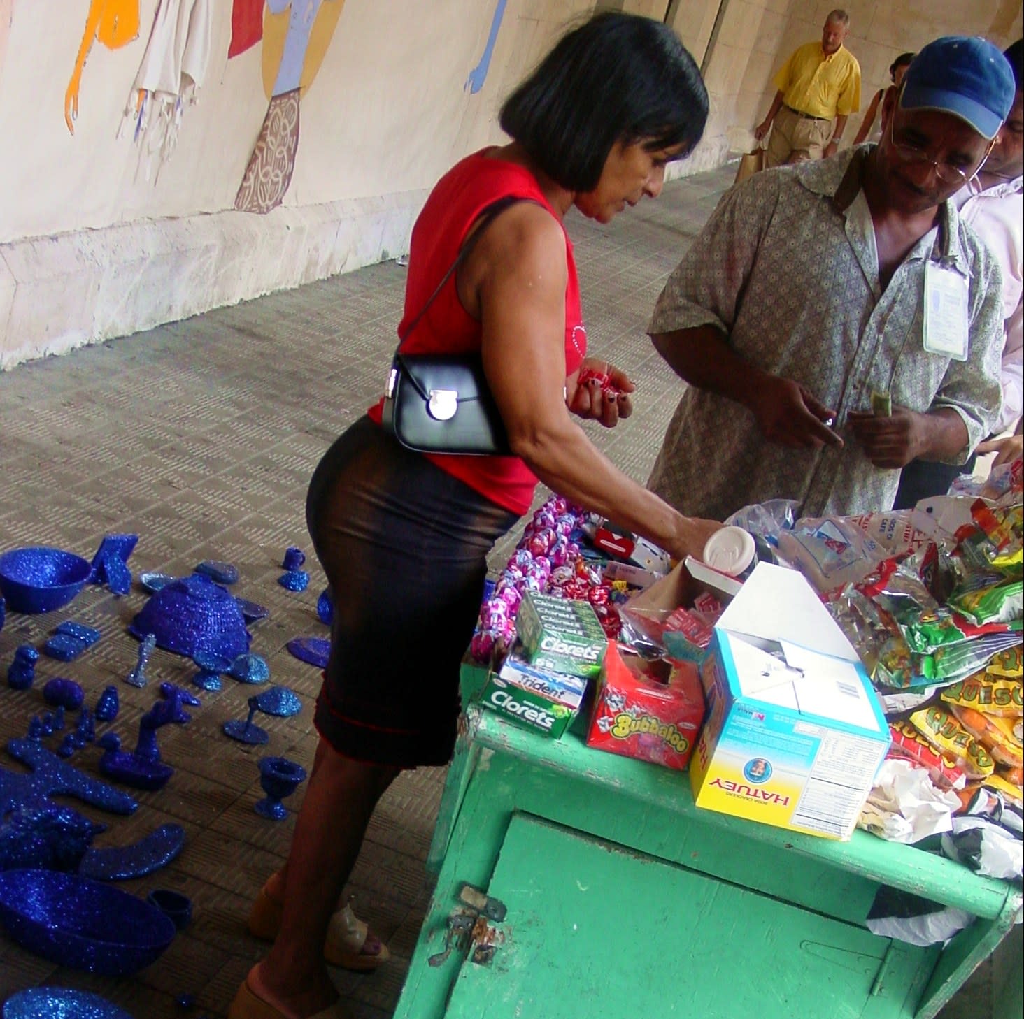 Carlos Betancourt, Interventions with Aracoel's Objects, La Plaza III, 2002