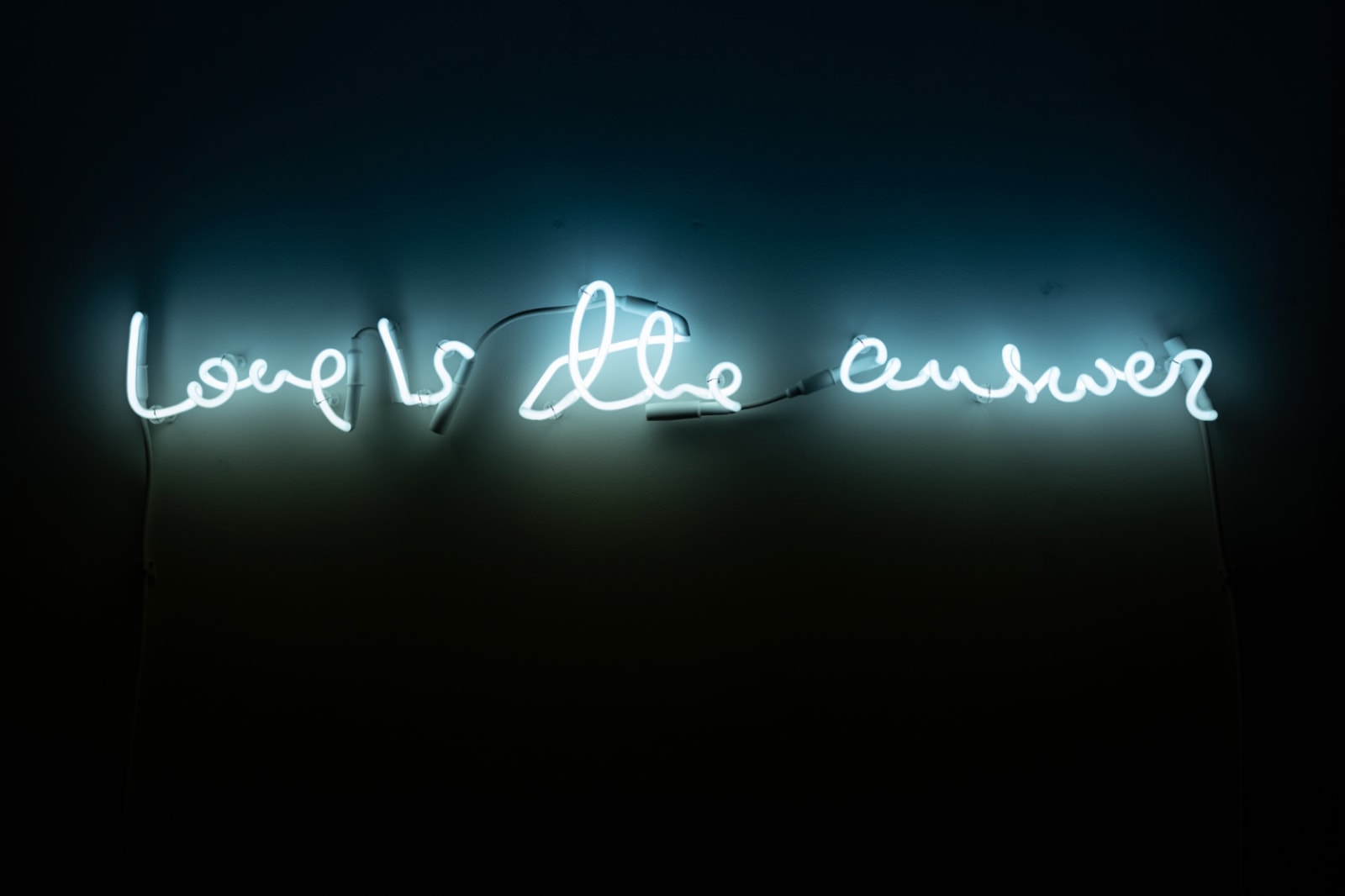 Victoria Cantons, Love is the answer, 2021