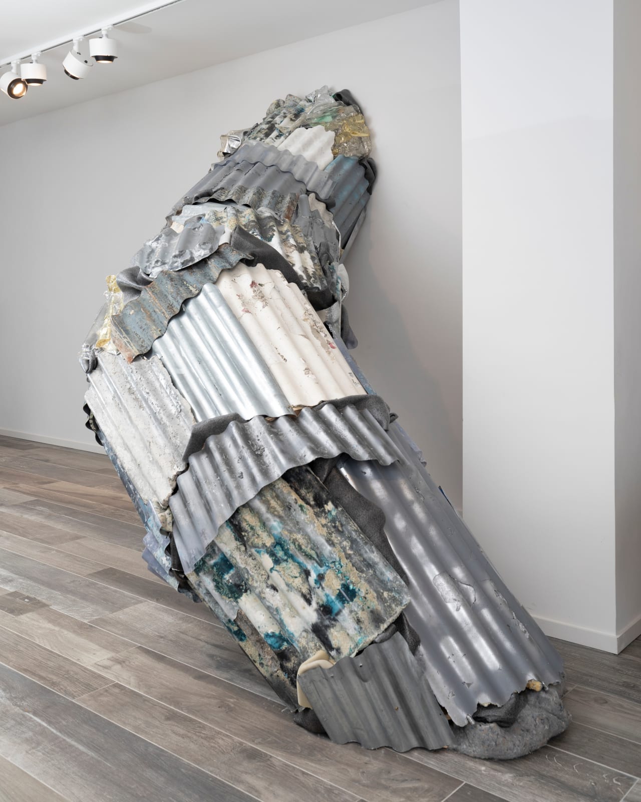 Catriona Robertson, Gigantic Pile (Big Worm), 2022