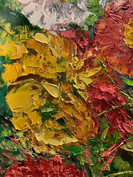 Detail photo of “Venus with flowers,” painting by Eric Alfaro artist from Cuba, based in the United States. Available at Carousel Fine Art Miami. The artist’s technique transforms acrylic paint with his spatula into unforgettable imagery. His impasto texture captivates, while his use of color and contrast adds striking depth. Colors of this work : Red, Magenta, Pink, Green, White, Yellow, Orange, Brown, Beige, Grey, Black