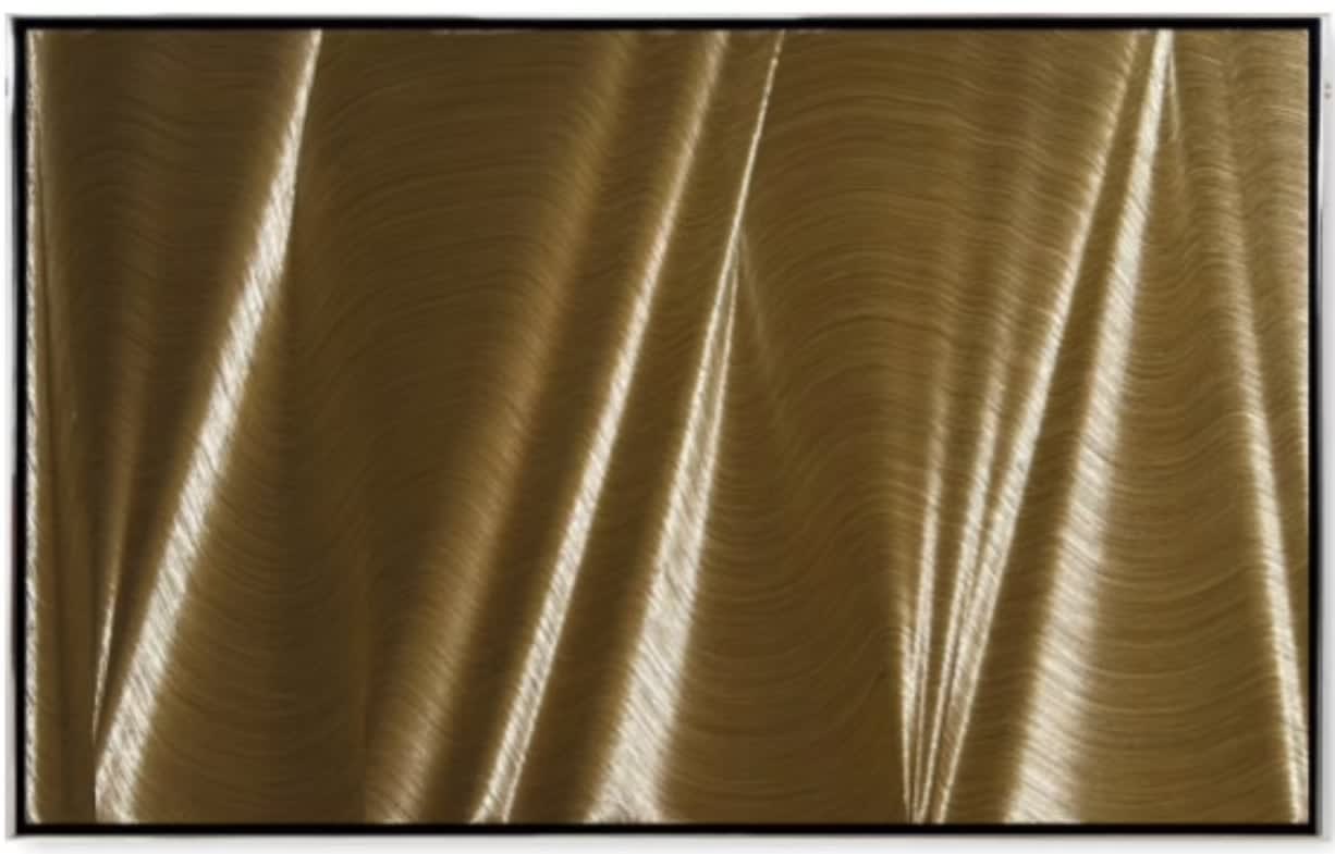 “Optical” , painting by Hamilton Aguiar artist from Brazil, based in Miami. Available at Carousel Fine Art Miami. The artist’s technique involves oil on wooden panels, designed to immerse the viewer in the depth of these environments, evoking a state of hypnotic contemplation through neo-figurative expression. Colors of this work : Gold