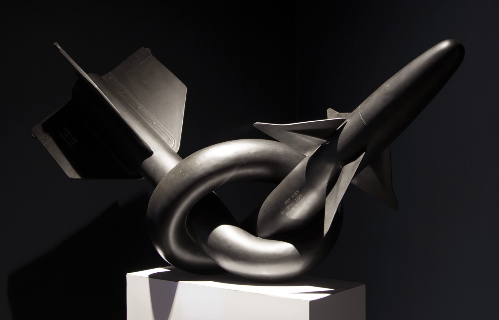 Randall Harrington, D'Etente - Knotted Missile, 2024
