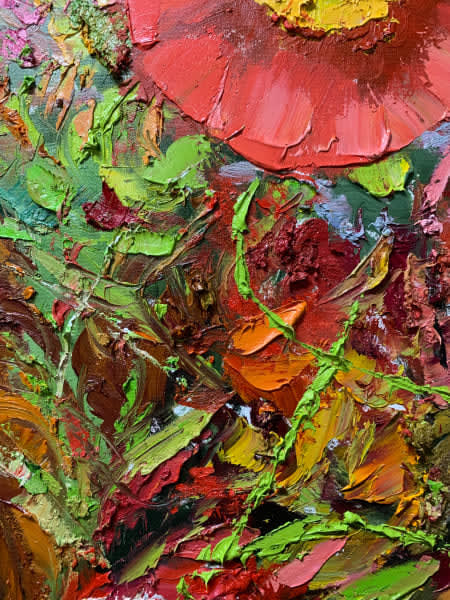 Detail photo of “Venus with flowers,” painting by Eric Alfaro artist from Cuba, based in the United States. Available at Carousel Fine Art Miami. The artist’s technique transforms acrylic paint with his spatula into unforgettable imagery. His impasto texture captivates, while his use of color and contrast adds striking depth. Colors of this work : Red, Magenta, Pink, Green, White, Yellow, Orange, Brown, Beige, Grey, Black