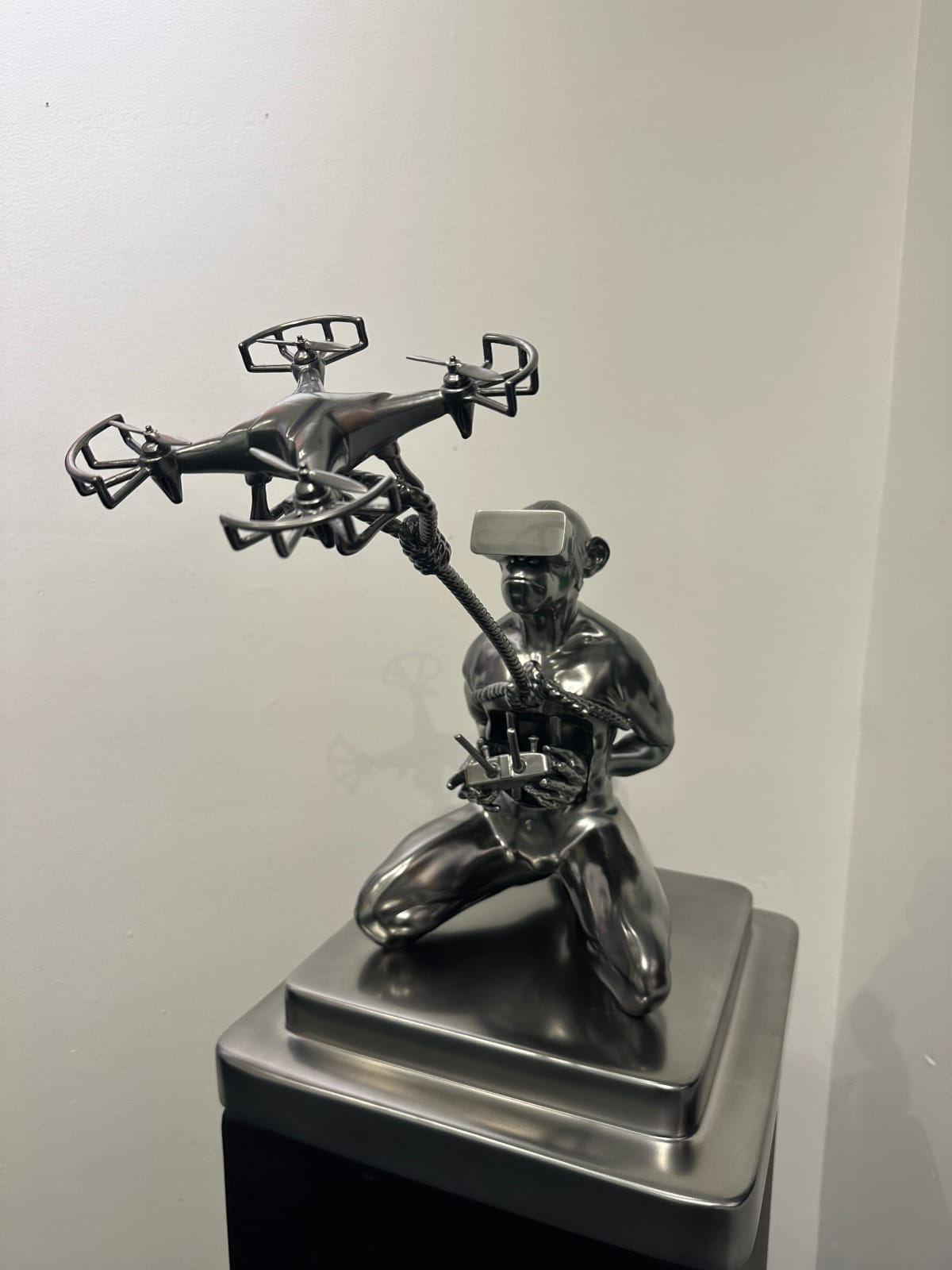 “La Decadence Biomorphique”, sculpture by Beto Gatti artist from Brazil. Available at Carousel Fine Art Miami.