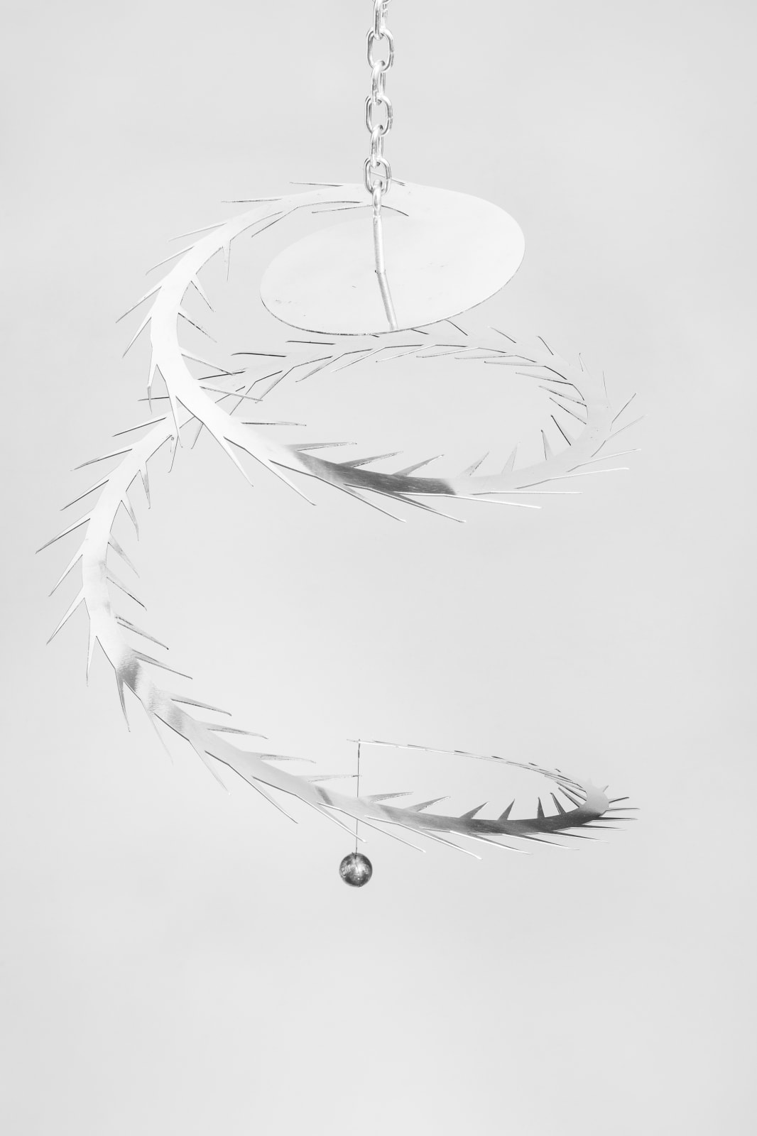 Lyz Parayzo, Mini Scolopendridae Mobile, 2022