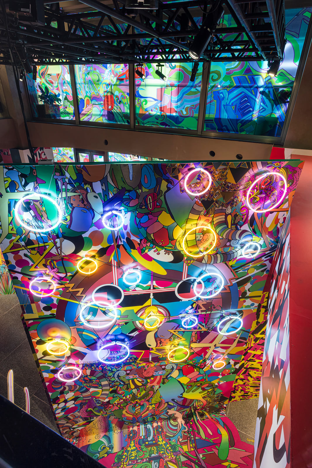 assume vivid astro focus, Circle Neons, 2005