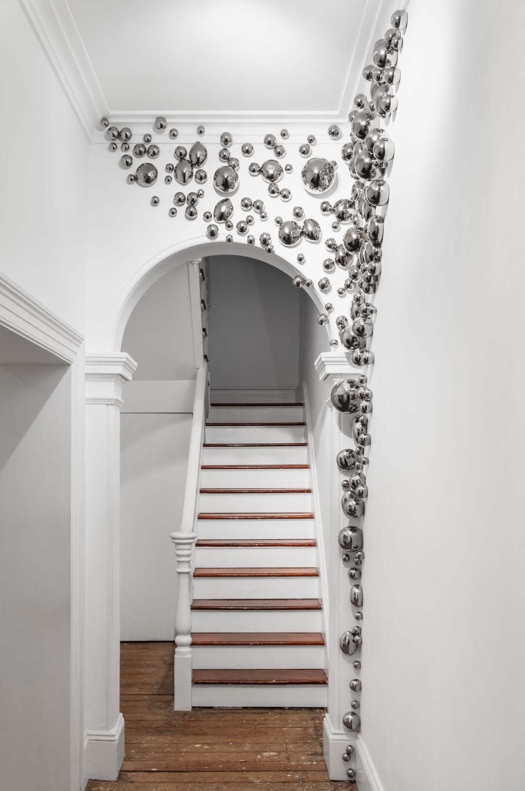 Juz Kitson, When the sun comes out... the moon disappears, 2025