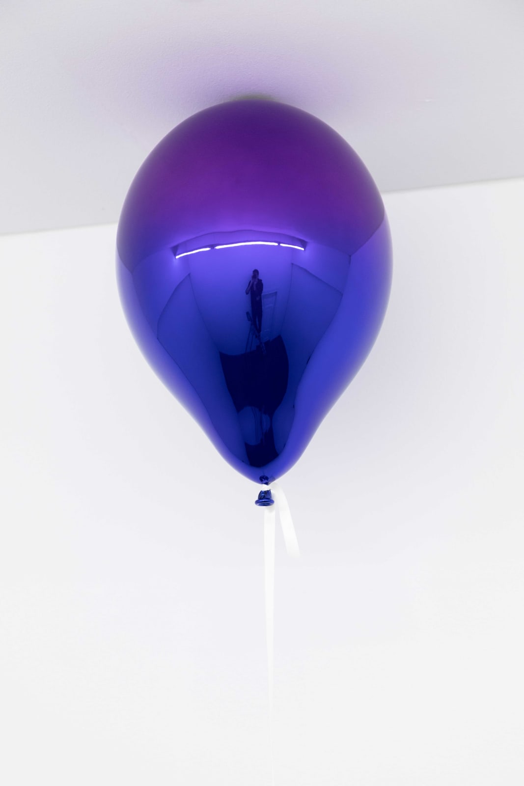 Jeppe Hein, Dark Purple and Dark Blue Mirror Balloon, 2022