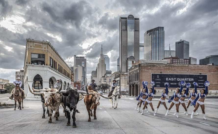 David Yarrow, The Dallas Cowboys- Colour, 2020