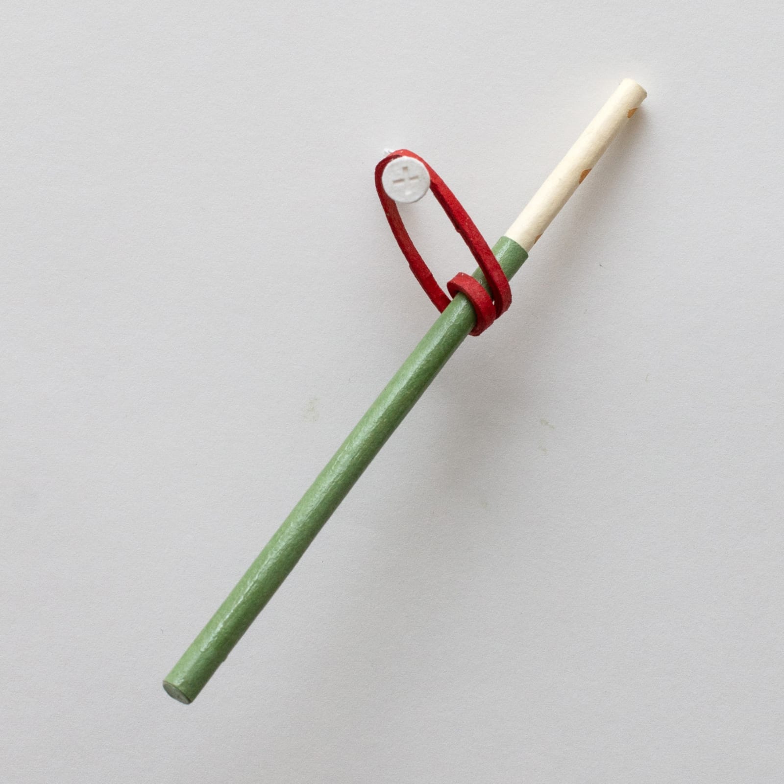 Imin Yeh, Pocky stick and rubber band, 2024