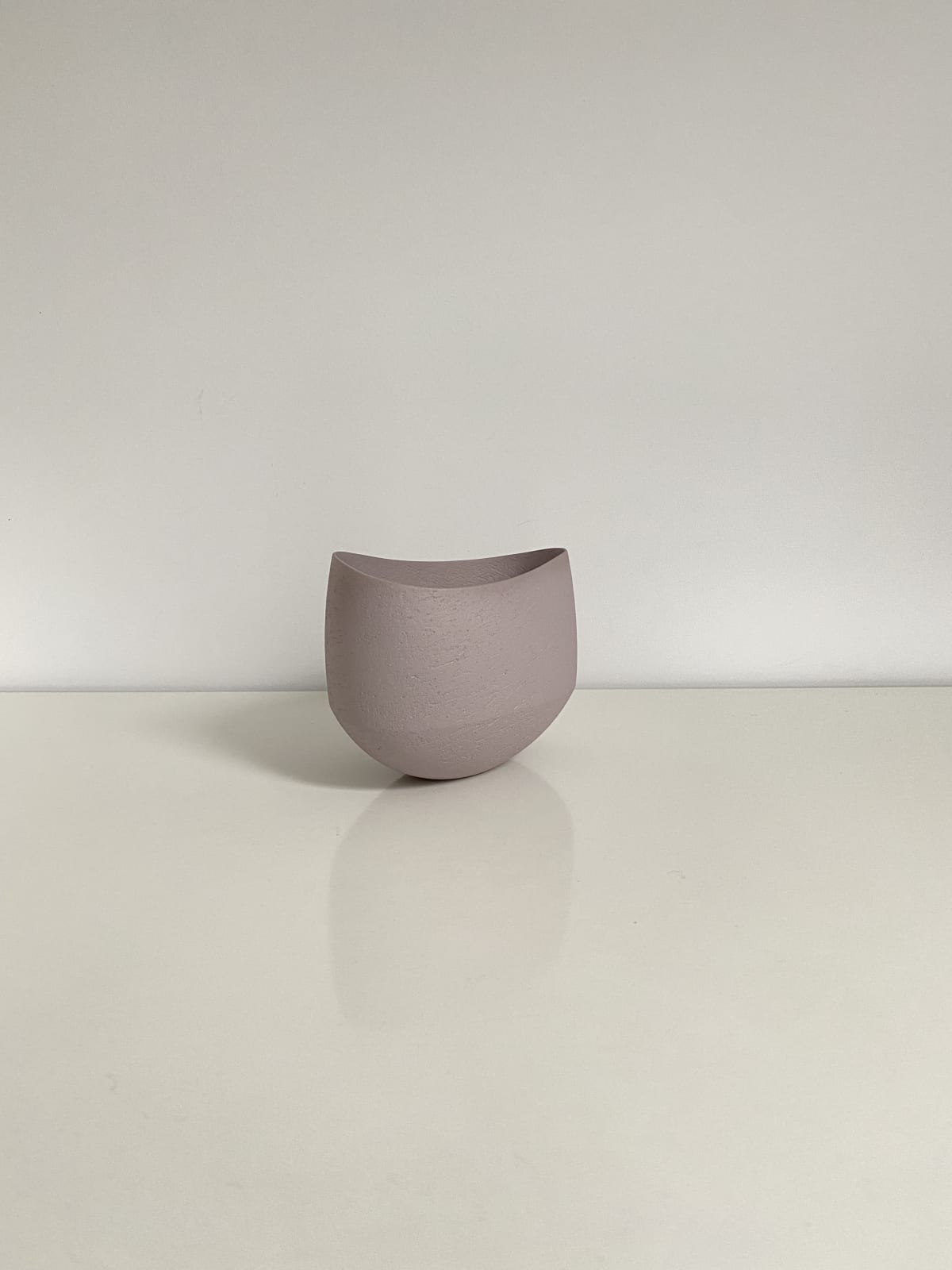Ashraf Hanna, Small Lavender Undulating Bowl, 2021