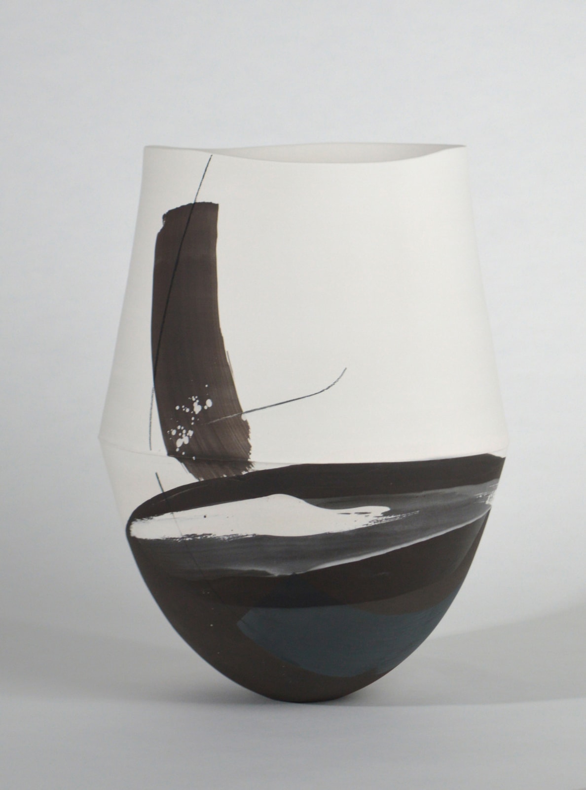 Hannah Tounsend, Medium Elliptoid Hybrid Vessel, 2020