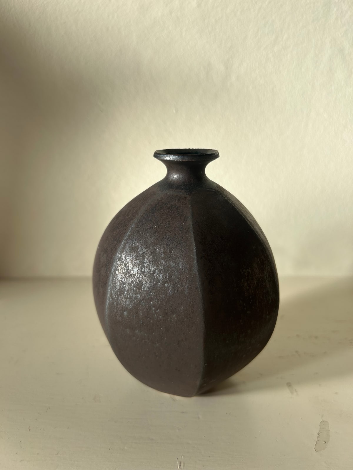Mizuyo Yamashita, Mentori Vase - bronze black , 2025
