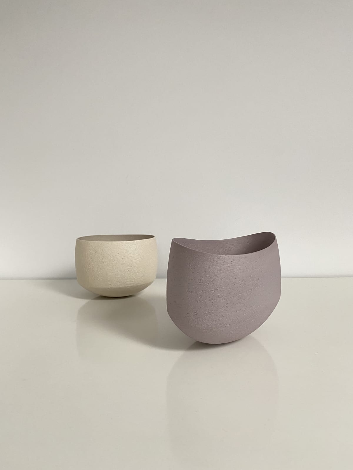Ashraf Hanna, Small Off White Undulating Bowl, 2021