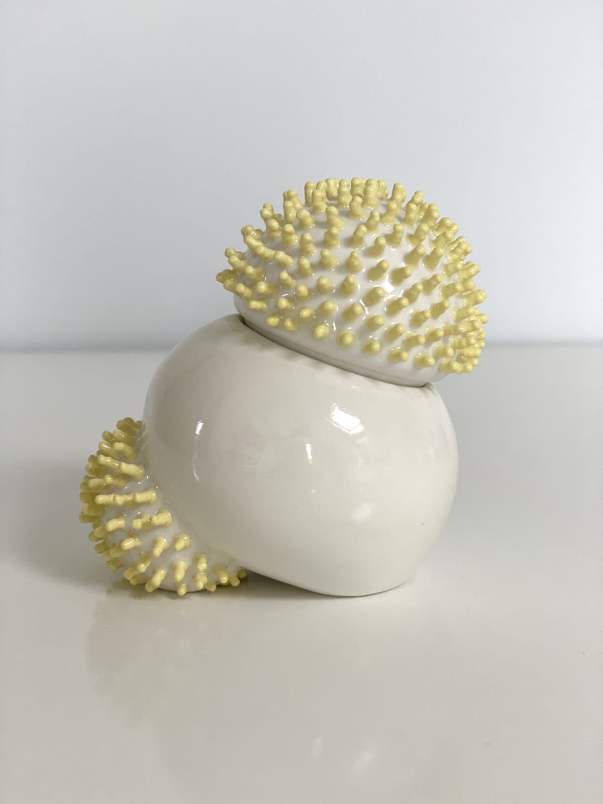 Ikuko Iwamoto, Sea urchin container - yellow, 2021
