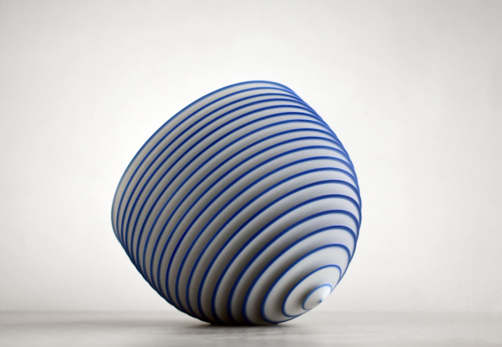 Nicholas Lees, Blue Floating Bowl 21.56, 2021