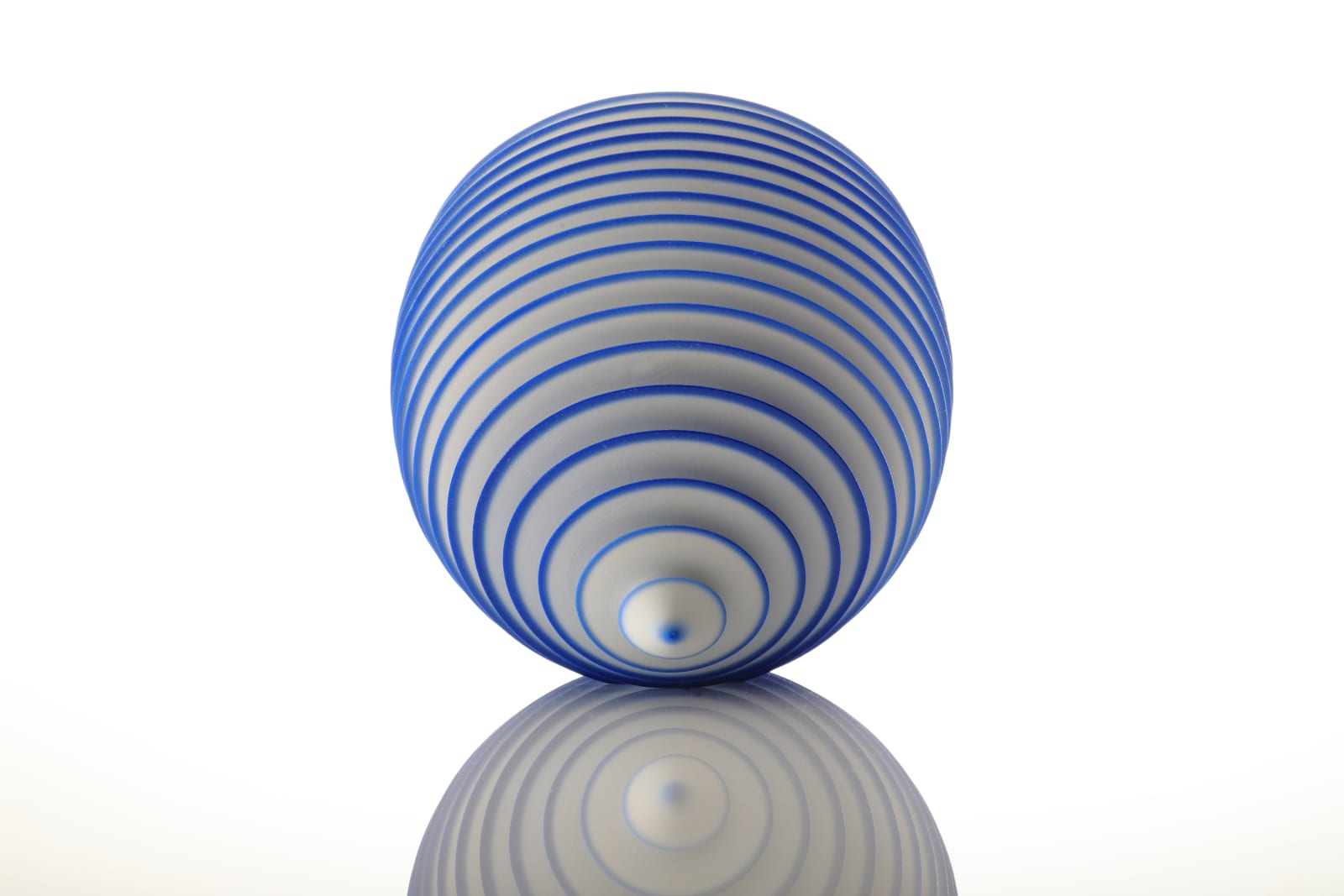 Nicholas Lees, Blue Floating Bowl 20.02, 2020