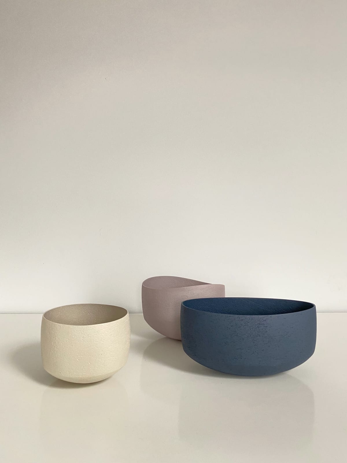 Ashraf Hanna, Small Off White Undulating Bowl, 2021