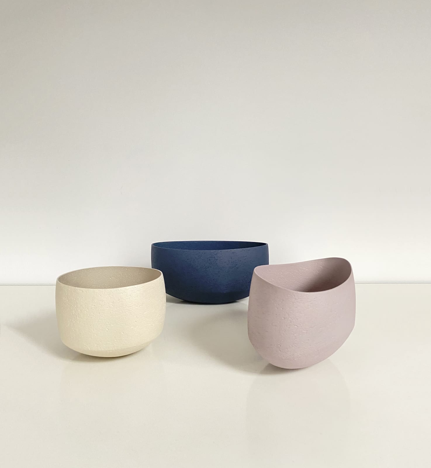 Ashraf Hanna, Small Off White Undulating Bowl, 2021