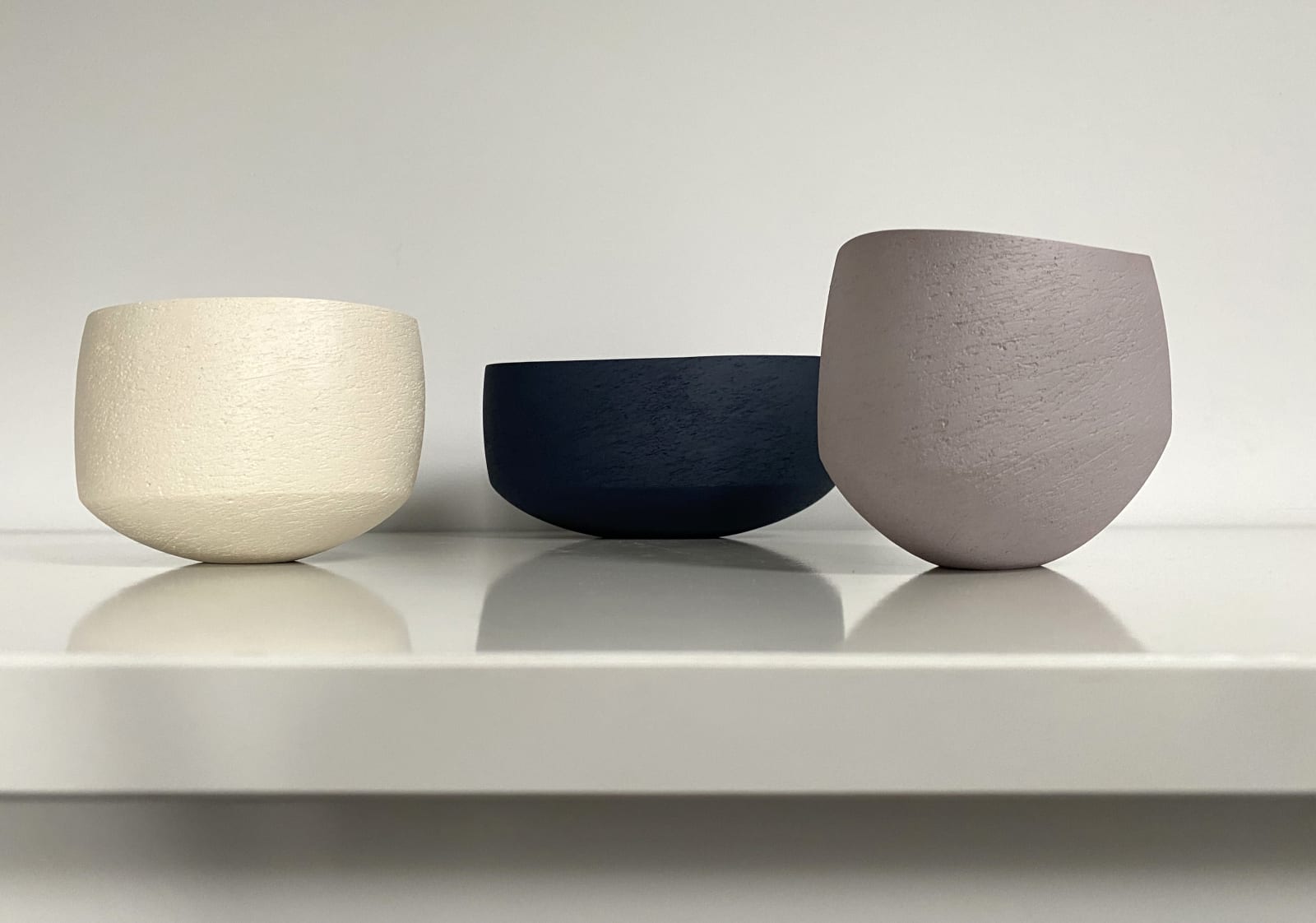 Ashraf Hanna, Small Off White Undulating Bowl, 2021