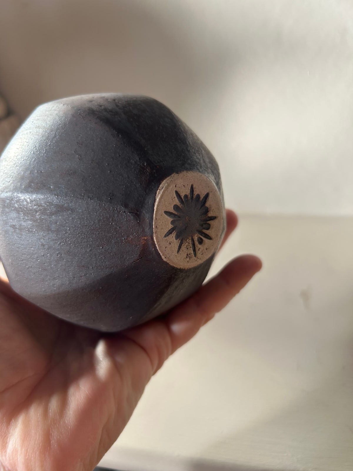 Mizuyo Yamashita, Mentori Vase - bronze black , 2025