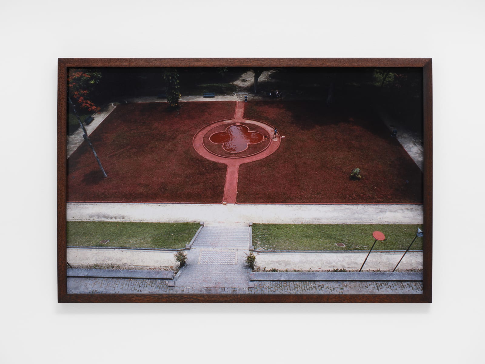 Katie van Scherpenberg, Jardim Vermelho [Red Garden], 1986/2023
