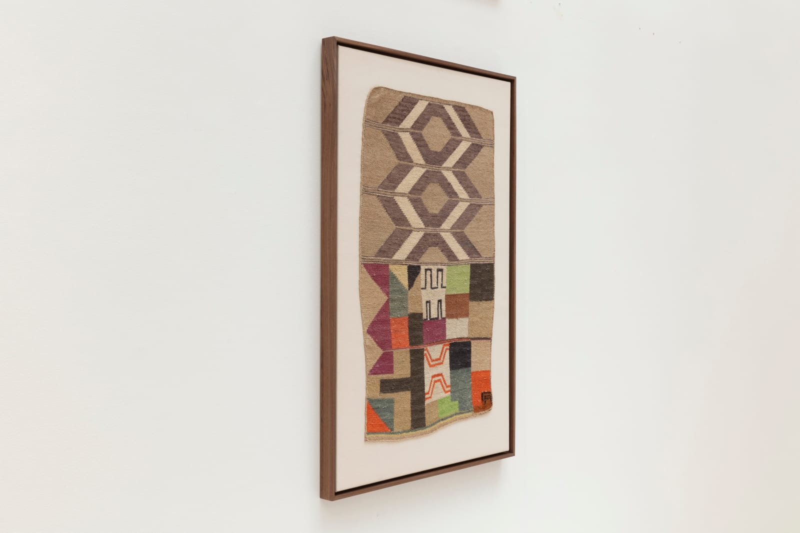 Claudia Alarcón, Los pétalos y las espinas de la memoria [The petals and thorns of memory], 2025