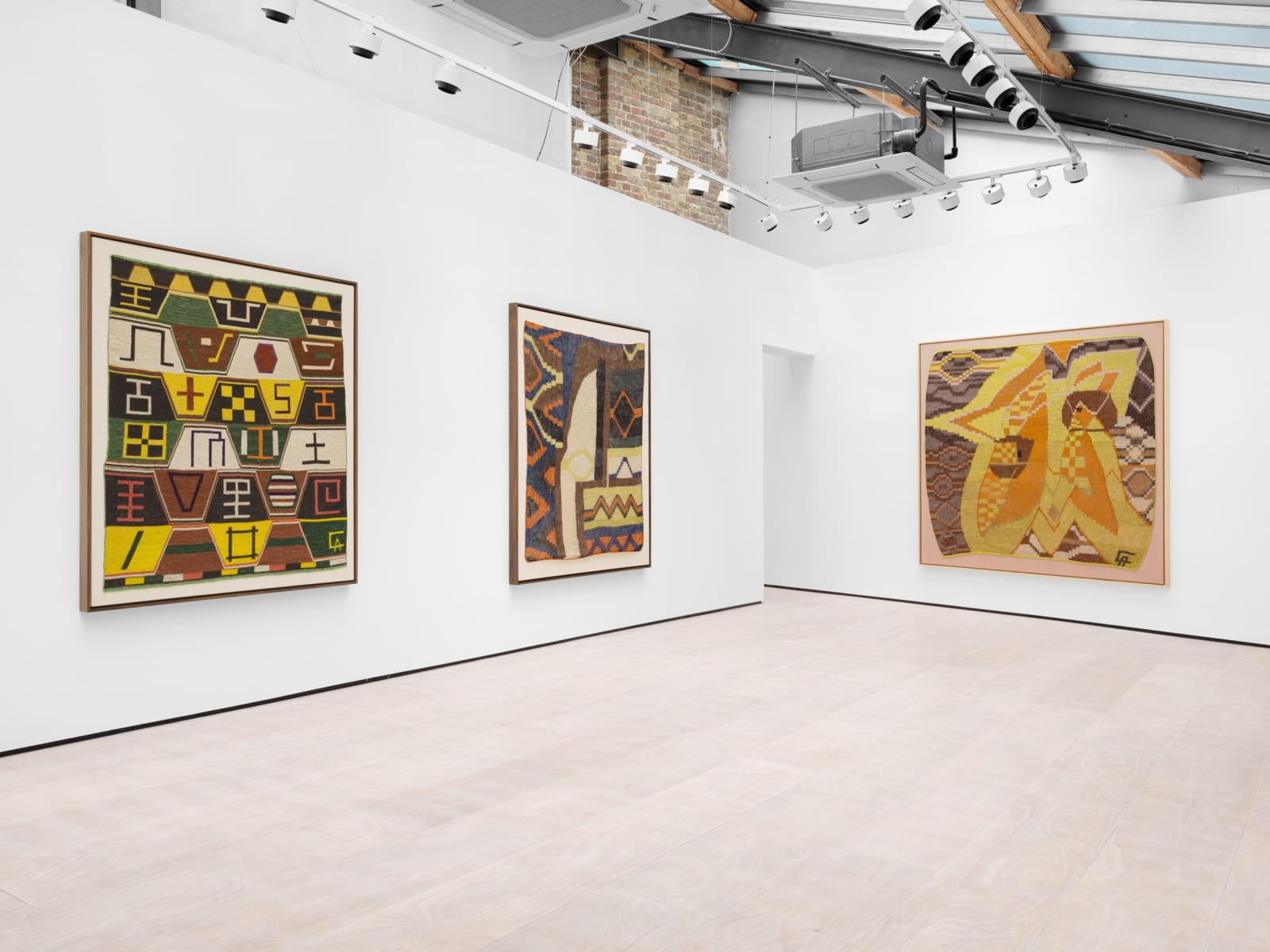 Claudia Alarcón, Fwokachaj kiotey [Orejas de mulita/quirquincho / Armadillo ears], 2023