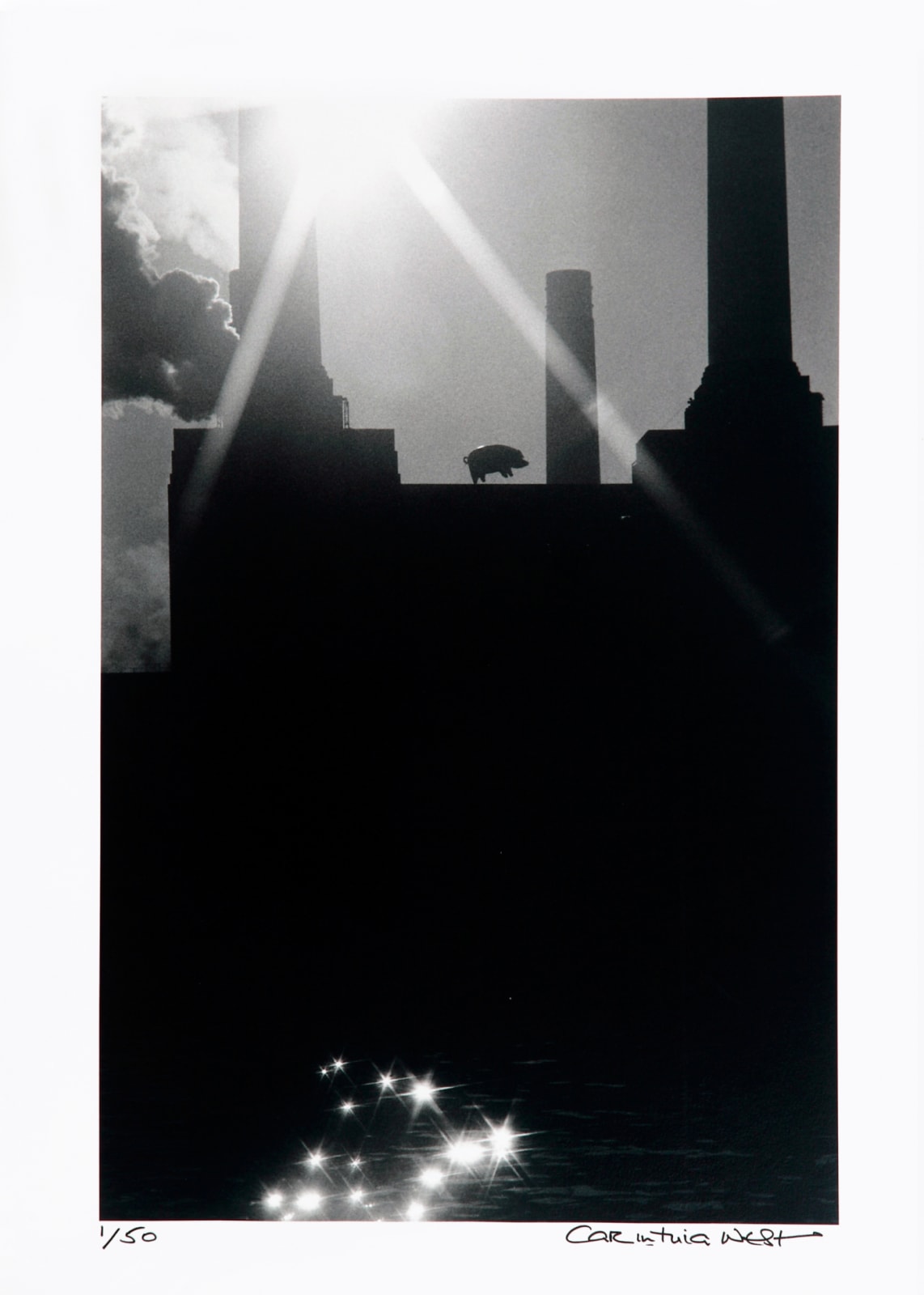 Carinthia West, Pink Pig Over Battersea 1, 2017
