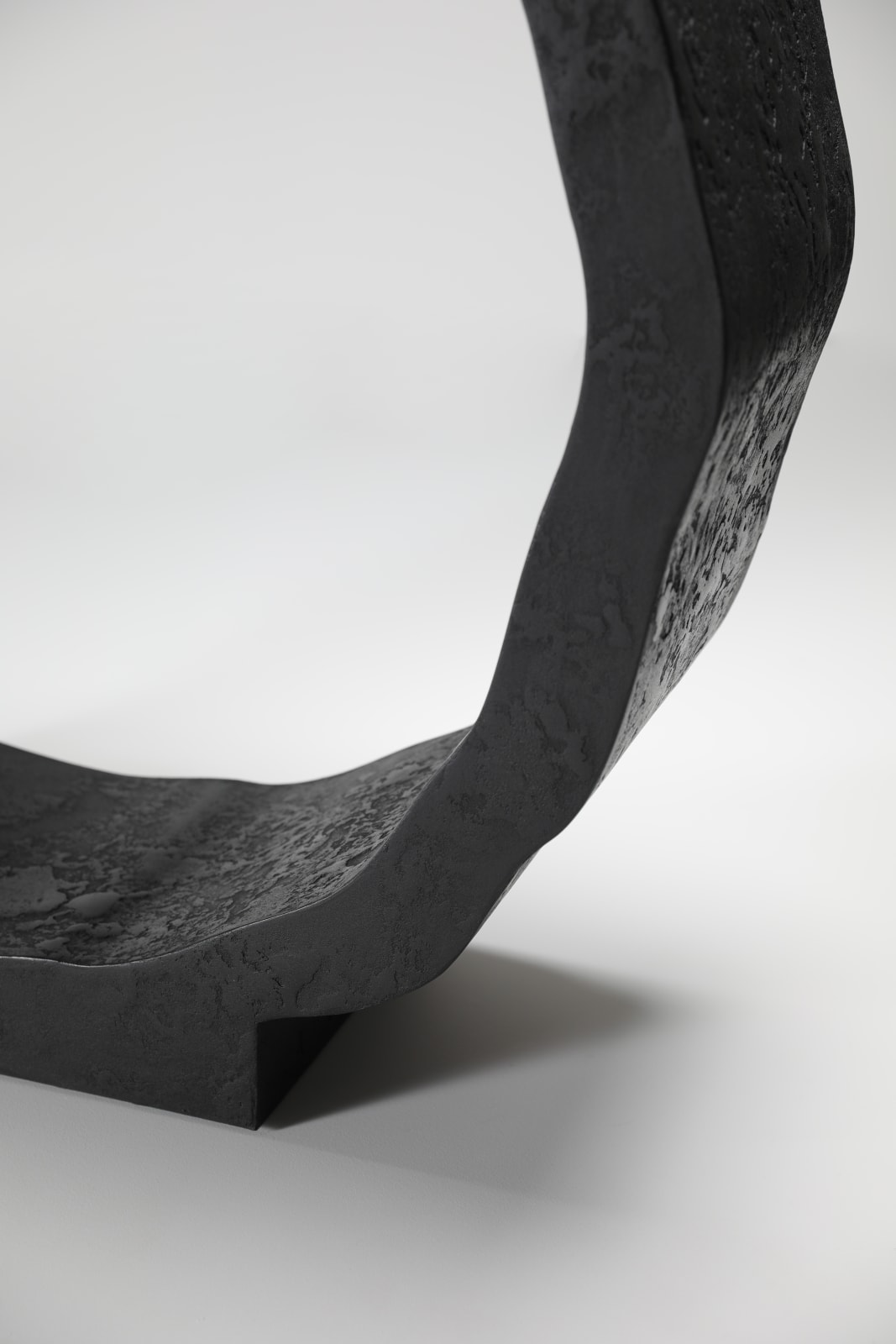 Pierre Bonnefille, Console Rhizome B Carbon, 2020