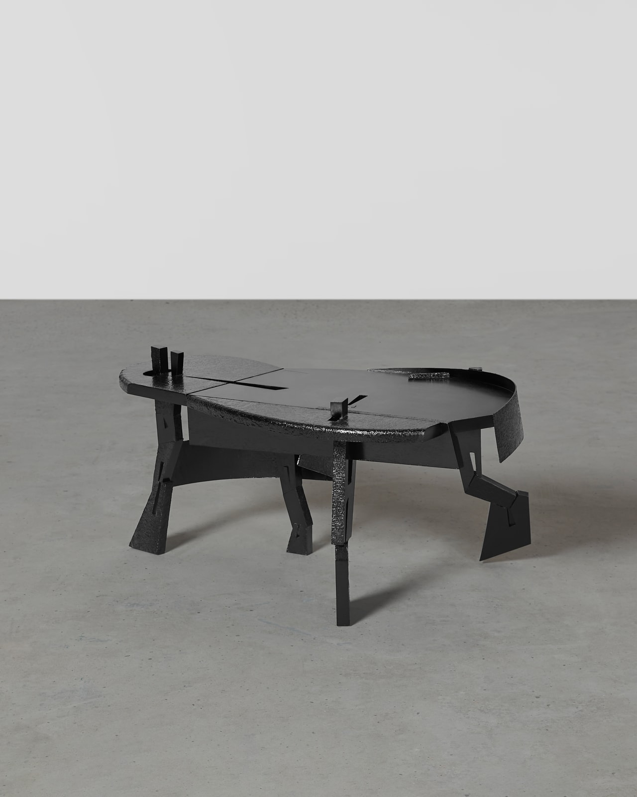 Yanxiong Lin, Evaporate Table , 2024