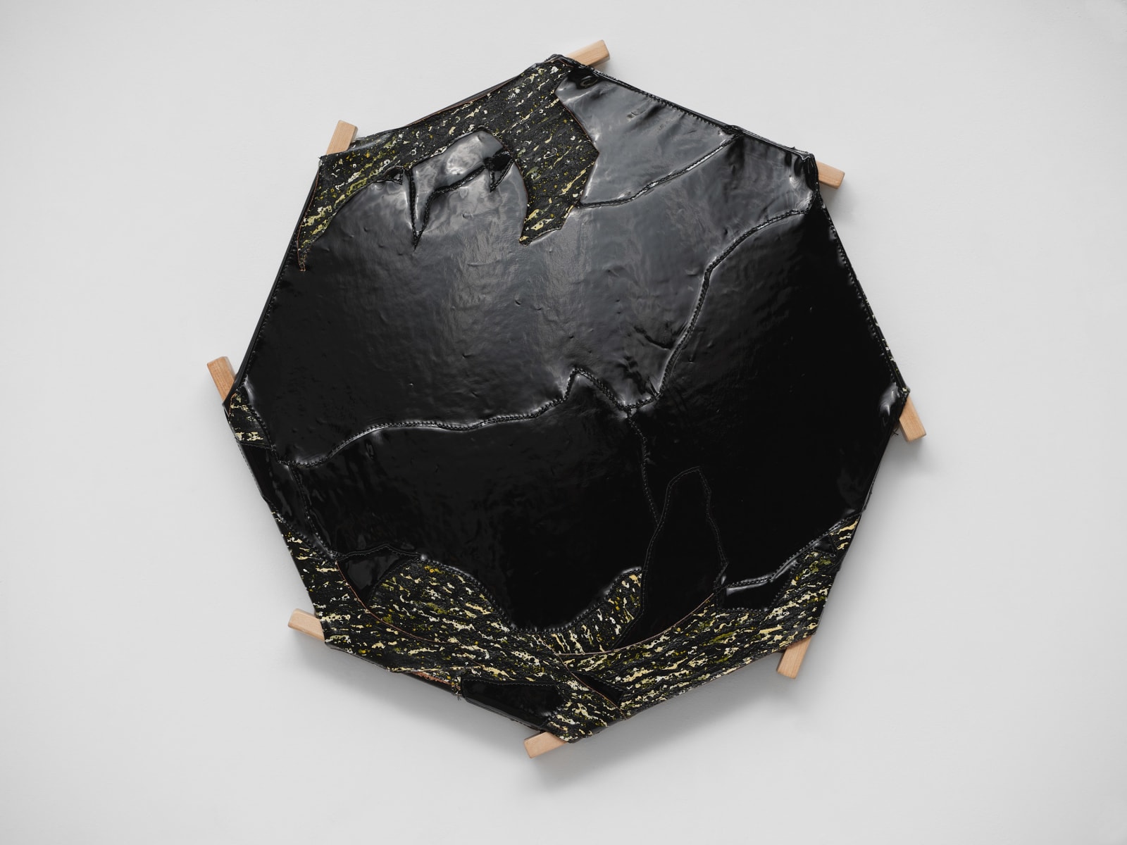 Esteban Ramón Pérez, Smoking Mirror, 2025