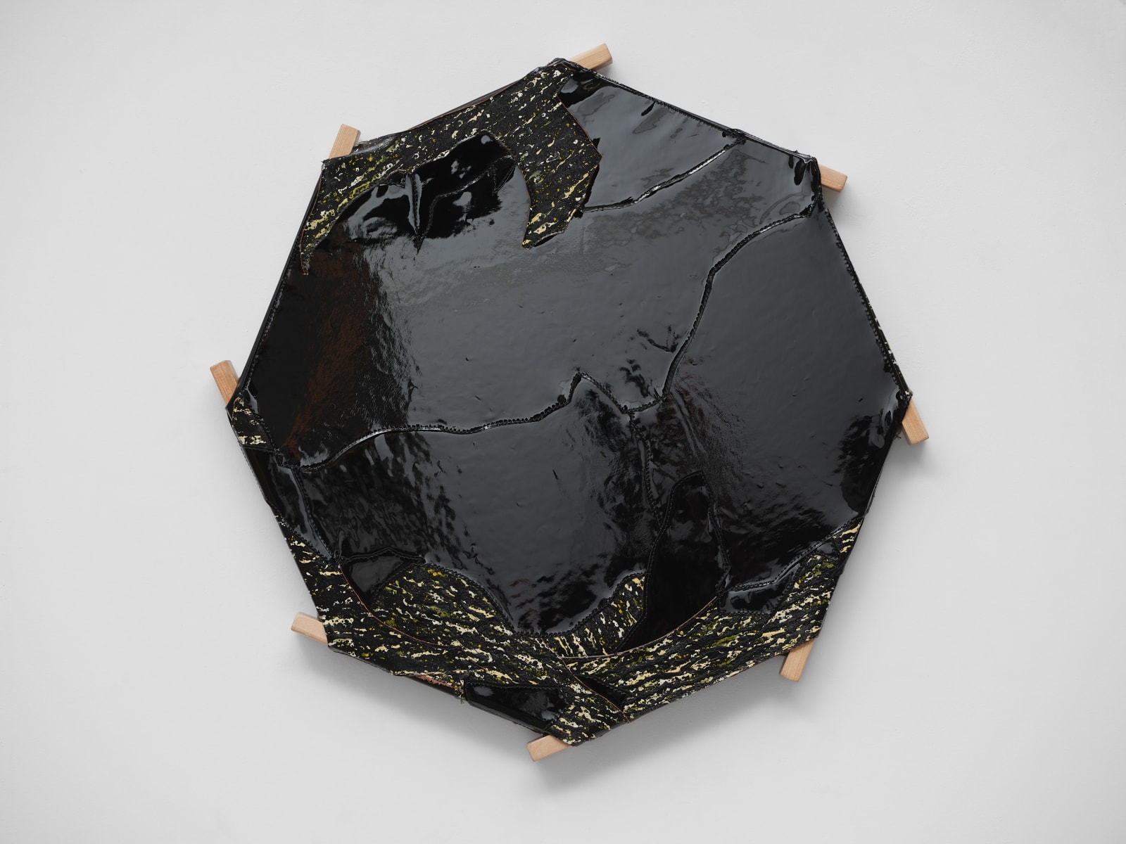Esteban Ramón Pérez, Smoking Mirror, 2025