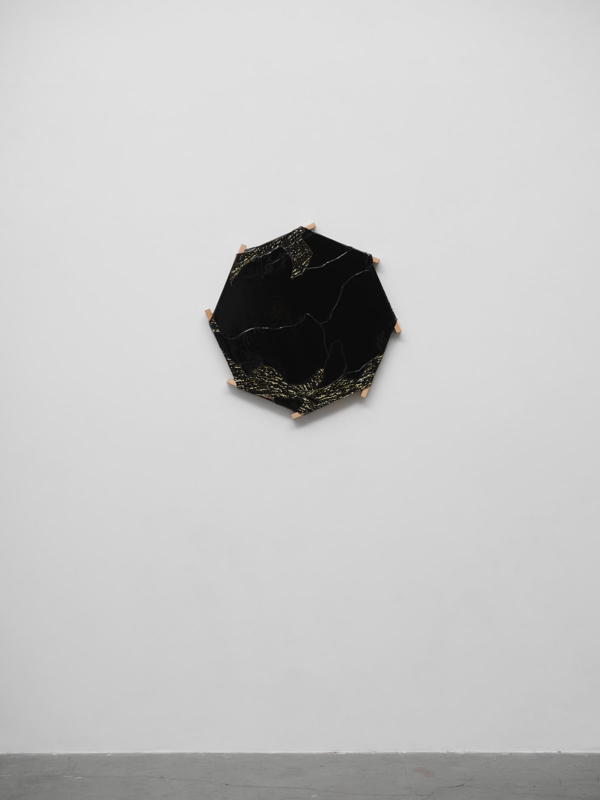 Esteban Ramón Pérez, Smoking Mirror, 2025