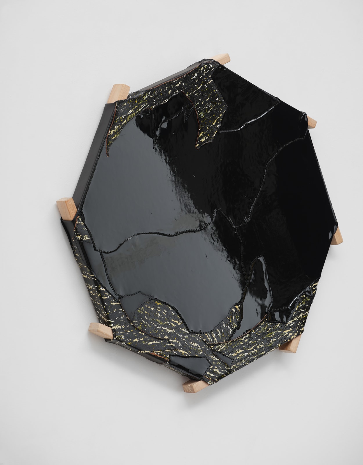 Esteban Ramón Pérez, Smoking Mirror, 2025