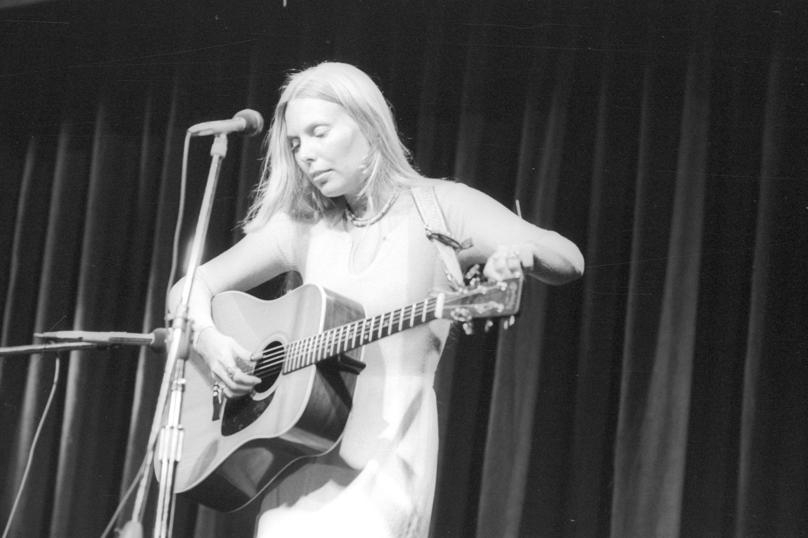 JOAN LATCHFORD, Joni Mitchell, 2 Mariposa Festival, Toronto 1970