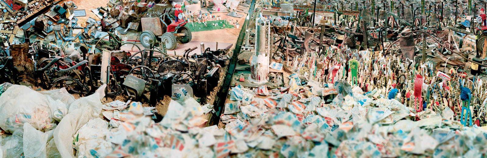 Vivan Sundaram, Barricade (with Gutter), 2008