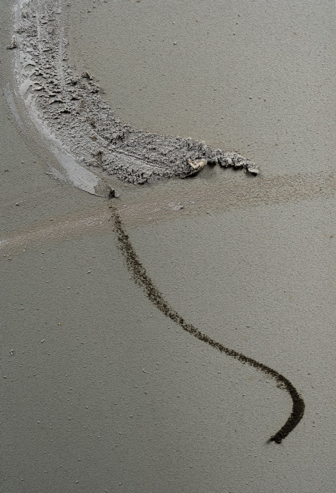 Claire Baker, wet silver, breeze 5, 2023